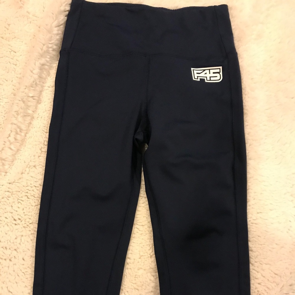 F45 Uniform Cropped Leggings